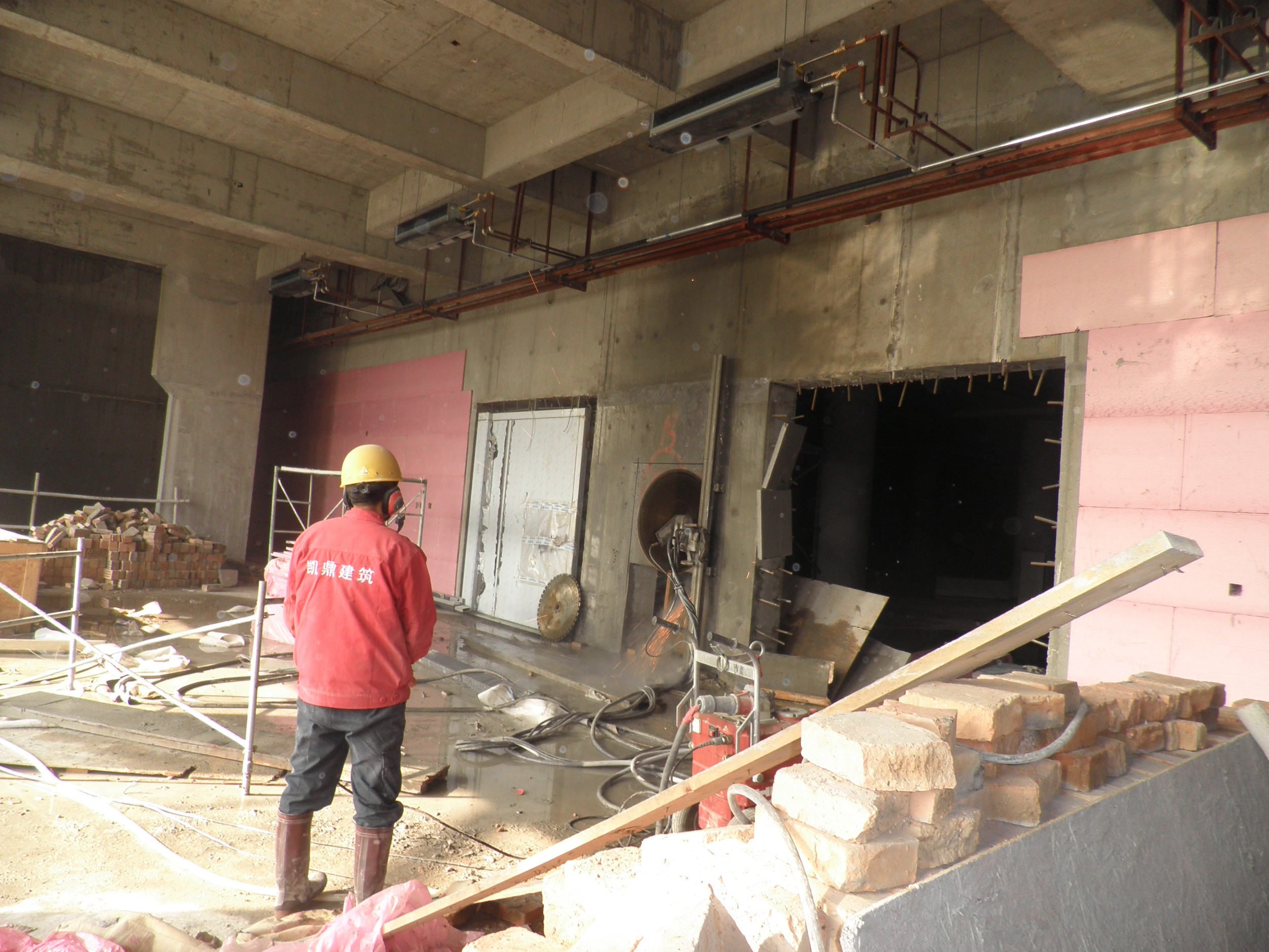 人民銀行金庫切割、碳纖維加固工程